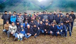 Сход Борлаковых по установке памятной стеллы в родовом квартале.
